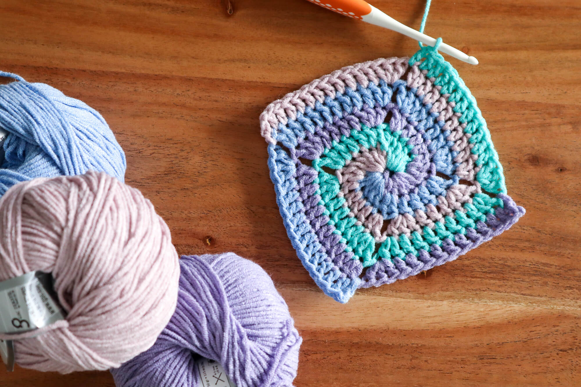 How To Crochet A Spiral Granny Square Colors Lays Flat The