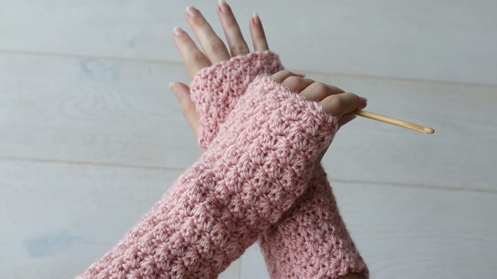 suzette stitch crochet fingerless gloves