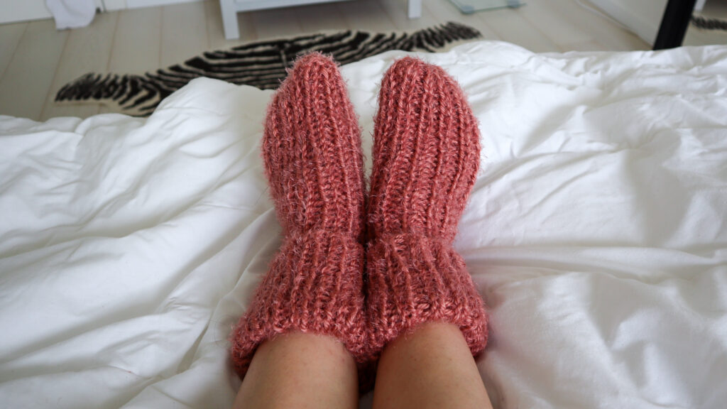 Cozy Slipper Socks – Easy Chunky Knit Tube Socks – The Snugglery
