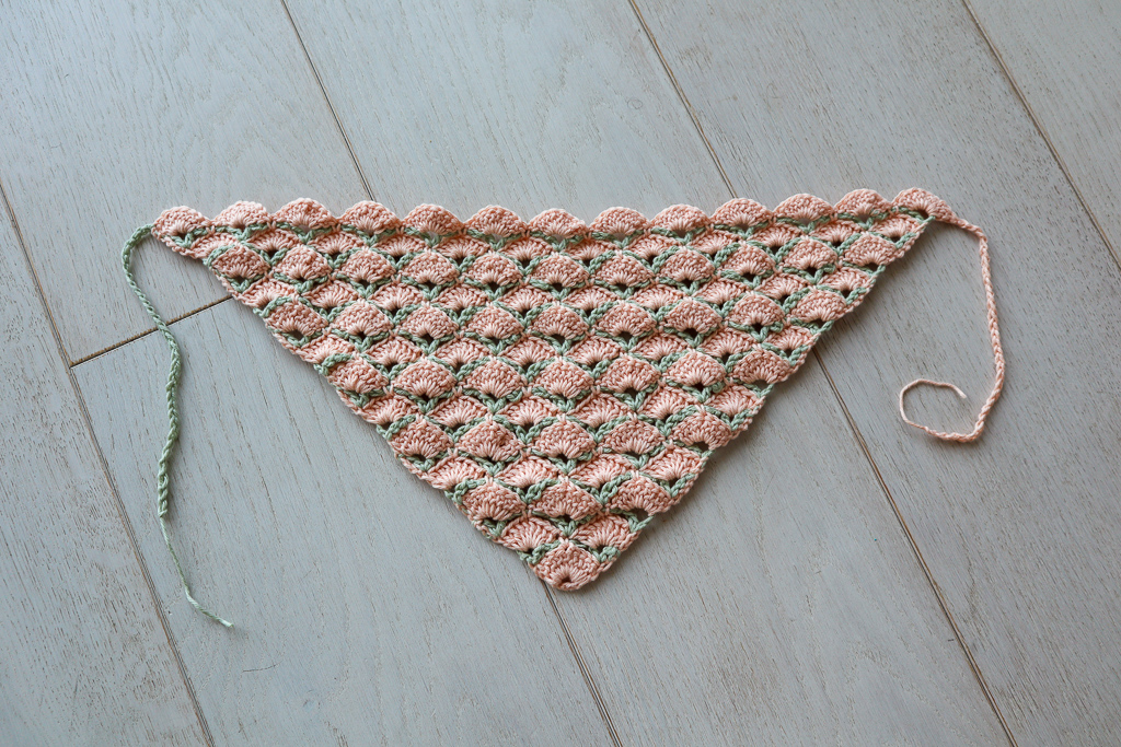 beautiful shells bandana crochet pattern