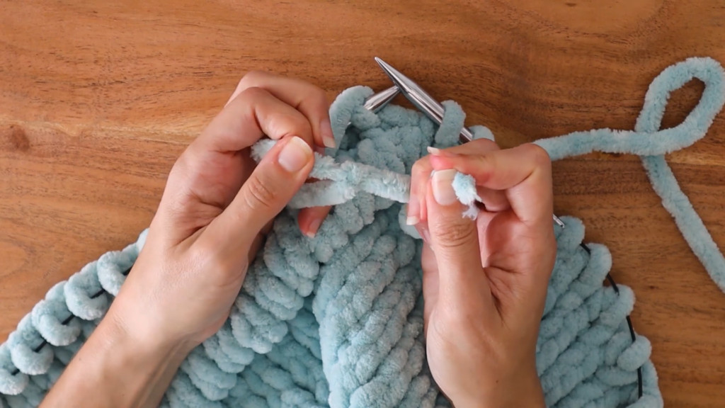 Joining two strands of chunky chenille yarn (no knots needed!) 