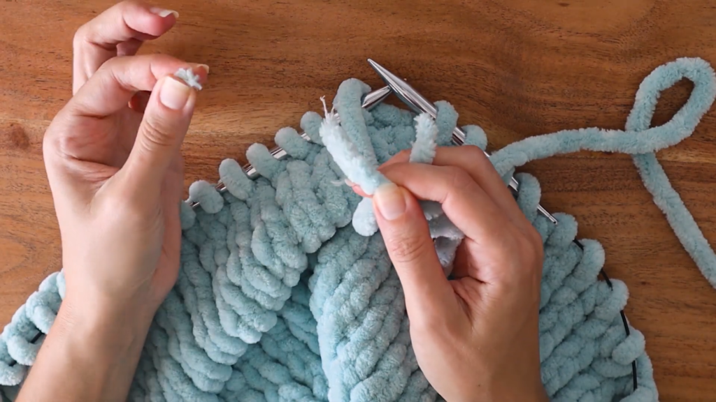 Joining two strands of chunky chenille yarn (no knots needed!) 