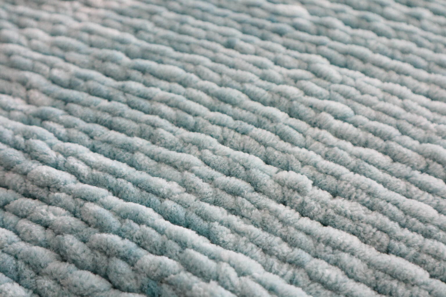 How To Work With Chenille Yarn – Plus, Free Super Chunky Knit Blanket ...