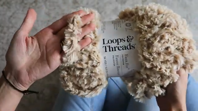 Loops & Threads Faux Fur Yarn - Grey - 1 Each